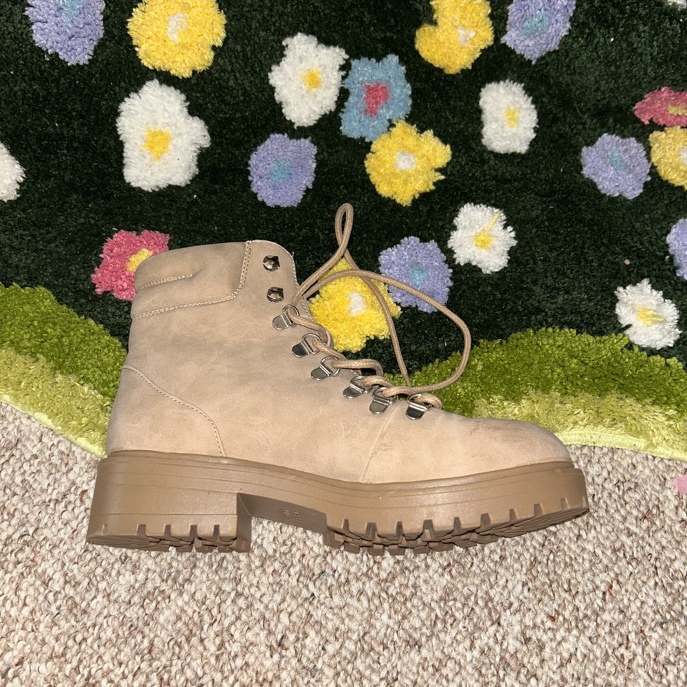 Women's Tan Lace-Up Ankle Boots